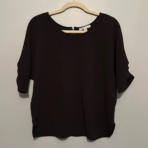 Size XL Green envelope black shirt